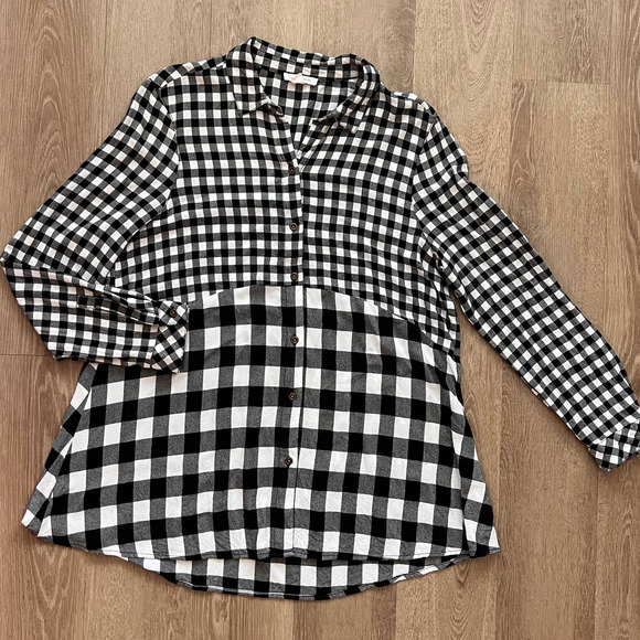 Beach Lunch Lounge Large Oversized Gingham Black/White Long Sleeve Button Down - Picture 2 of 9